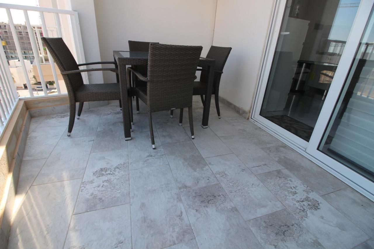 Bf Apartment *
